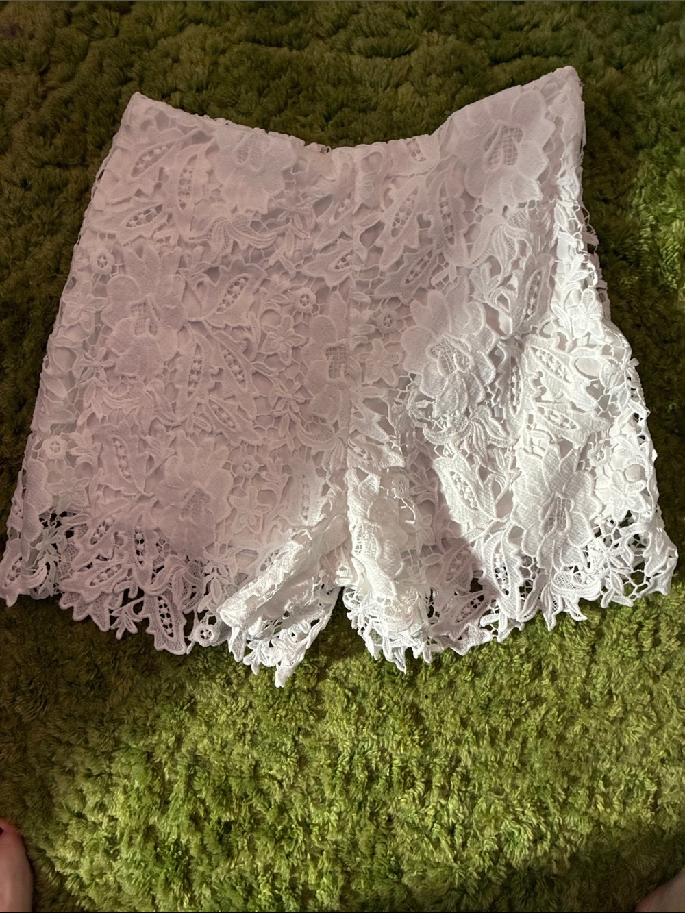 White lace high waisted shorts